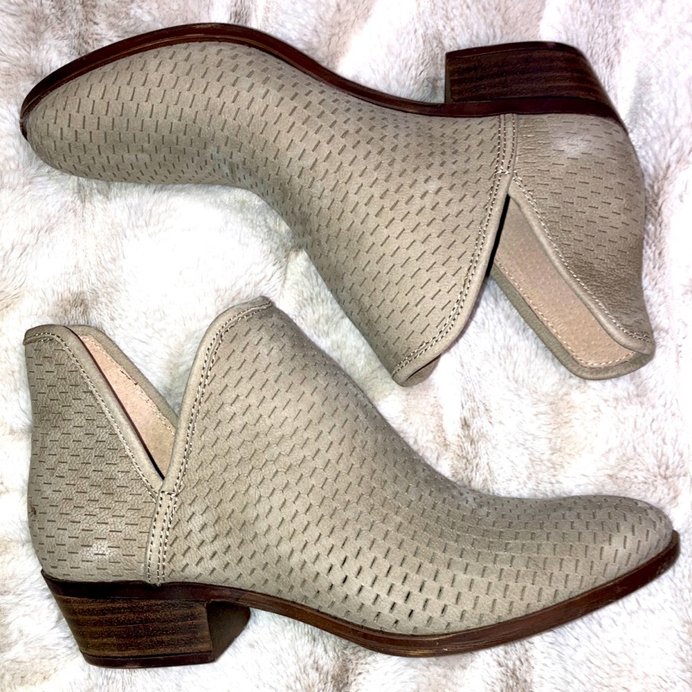 Low cut boots